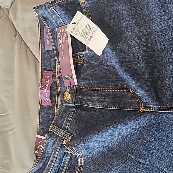 Jeans - Picture 2 of 4